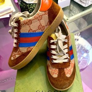 Gucci shoes for girls ( used) good condition